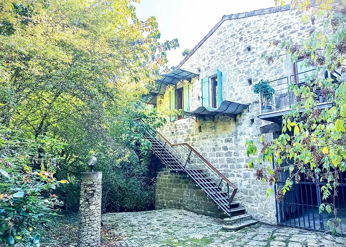 Дом отдыха Idyllic Private Island Watermill Paradise