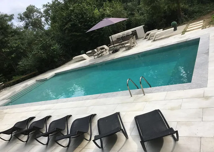 Дом отдыха Idyllic Private Island Watermill Paradise Roquebrune